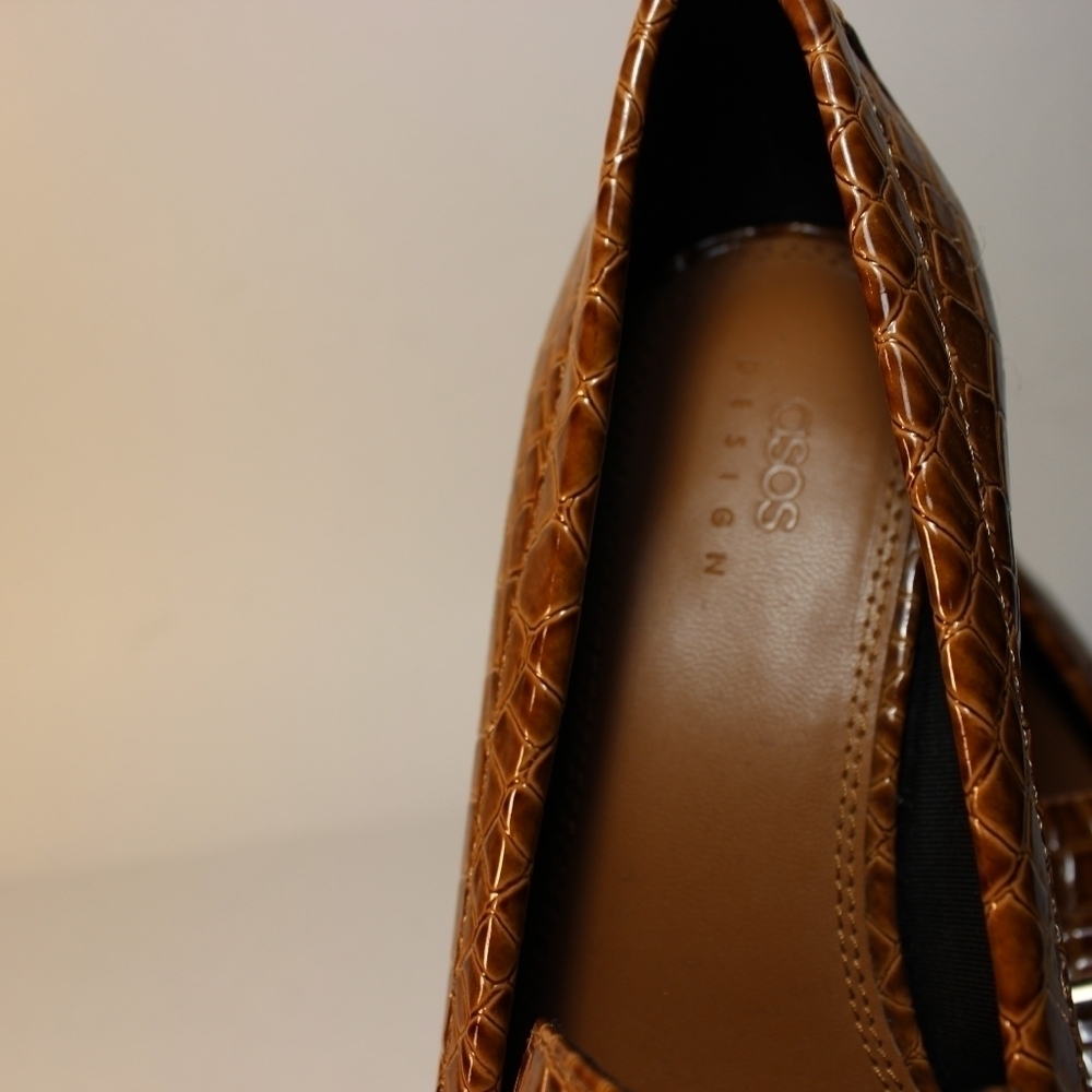 Asos Design Stirrup Heeled Loafer Embossed Croc - Picture 9 of 9